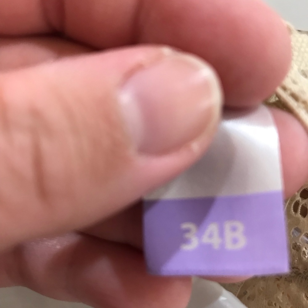 ❌SOLD❌NWOT Front close lace bra - Picture 3 of 3